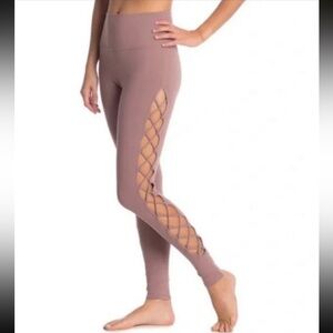 ALO Yoga Interlace High Waist Lace Up Leggings Women’s Medium Mauve Purple Gym